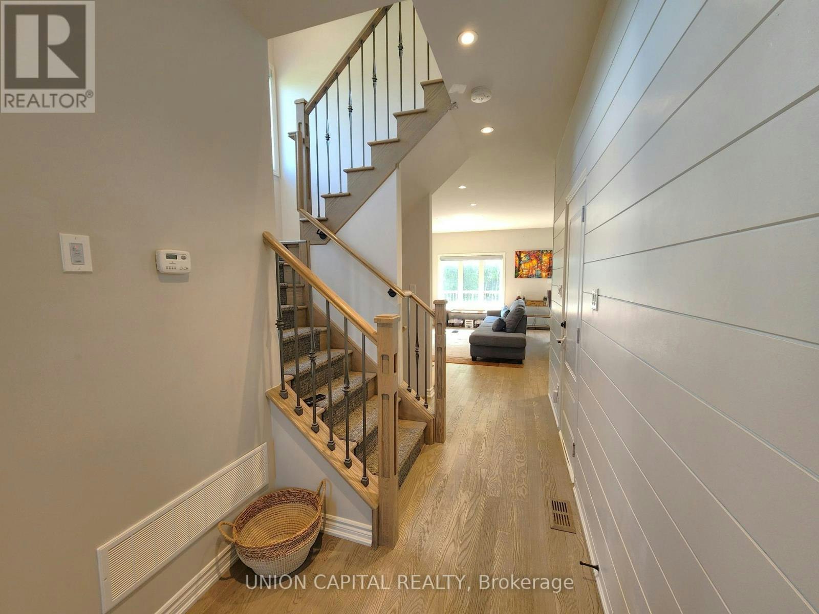 47 Gord Matthews Way, Uxbridge, ON, L9P 0E9 - 2