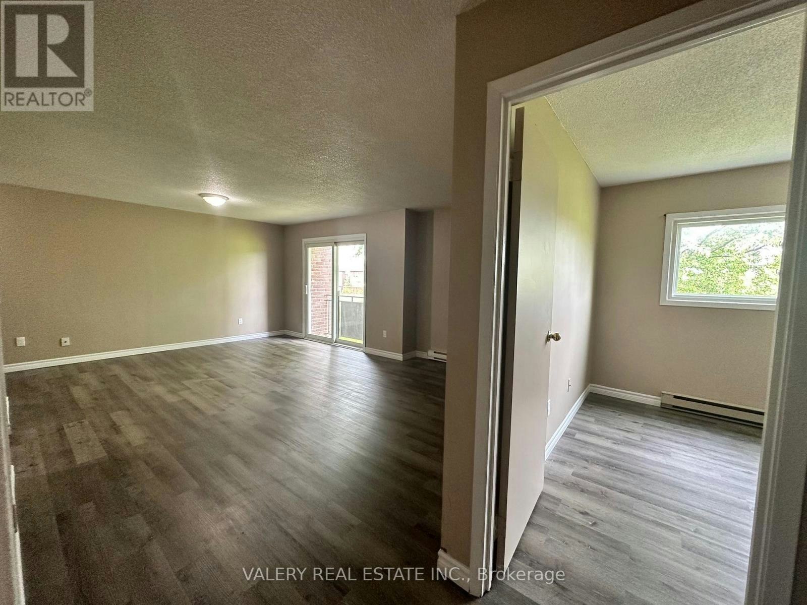 7-1 Lowndes Avenue, Georgina, ON, L4P 3J7 - 4