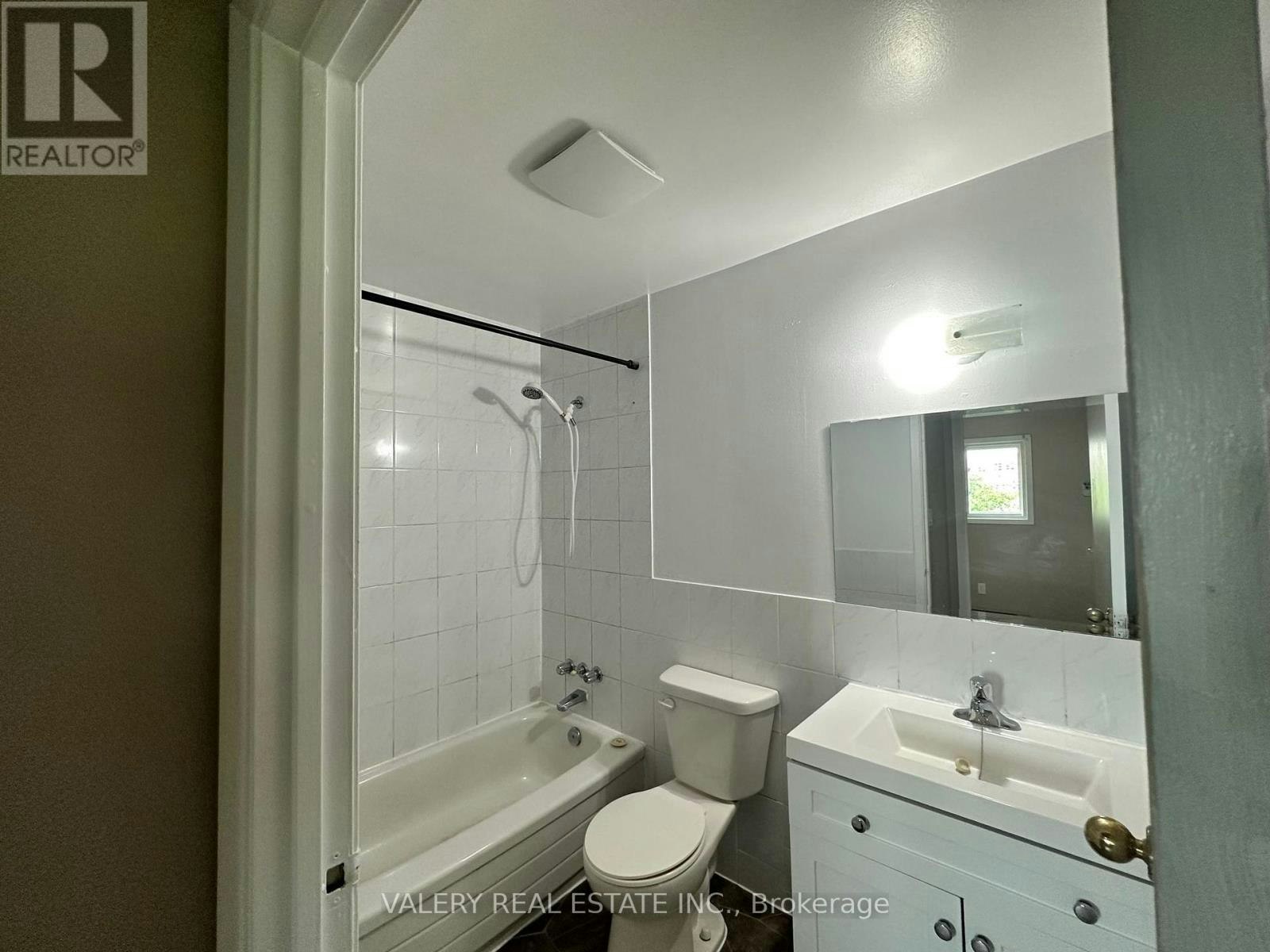 7-1 Lowndes Avenue, Georgina, ON, L4P 3J7 - 6