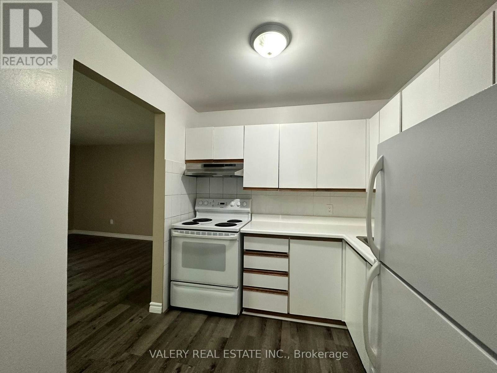 7-1 Lowndes Avenue, Georgina, ON, L4P 3J7 - 2