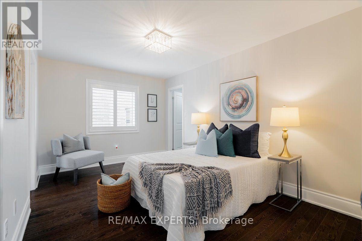 22 Travers Gate, Springwater, ON, L9X 0S8 - 22