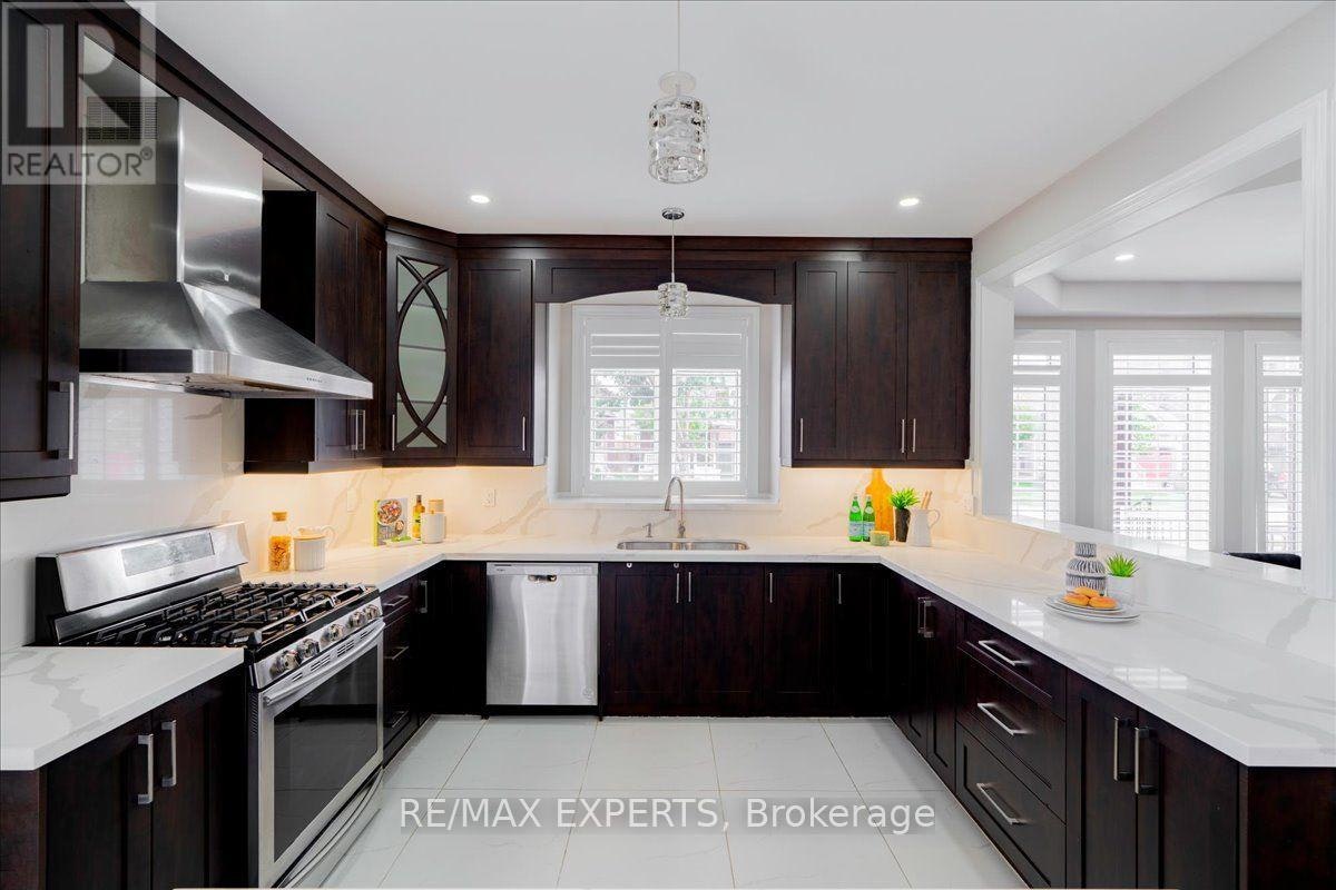 22 Travers Gate, Springwater, ON, L9X 0S8 - 13