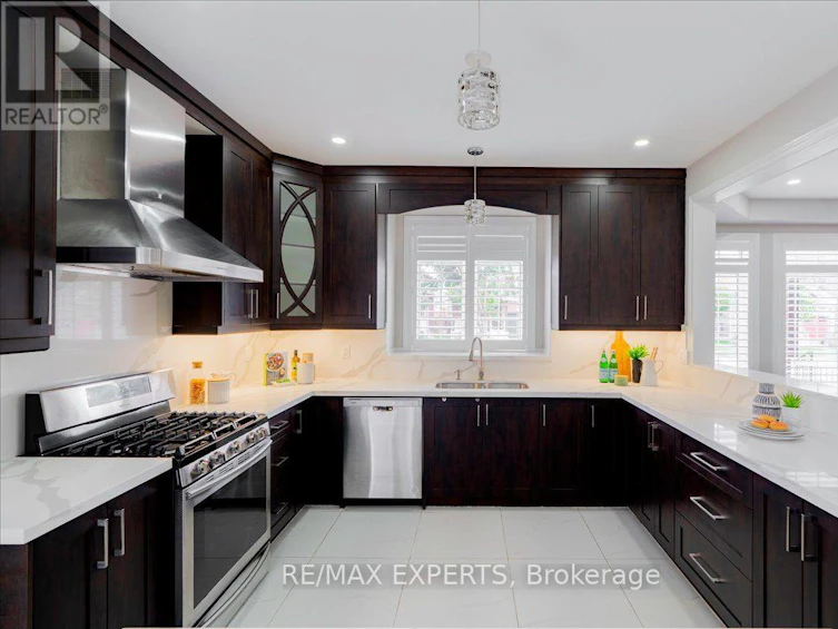 22 Travers Gate, Springwater, ON, L9X 0S8 - 13