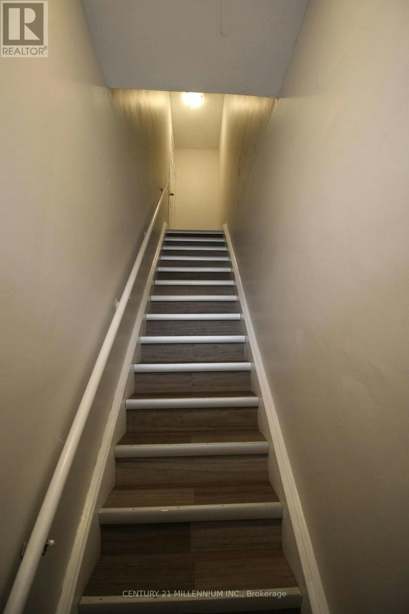 UPPER-2991 Islington Avenue, Toronto, ON, M9L 2K9 - 2