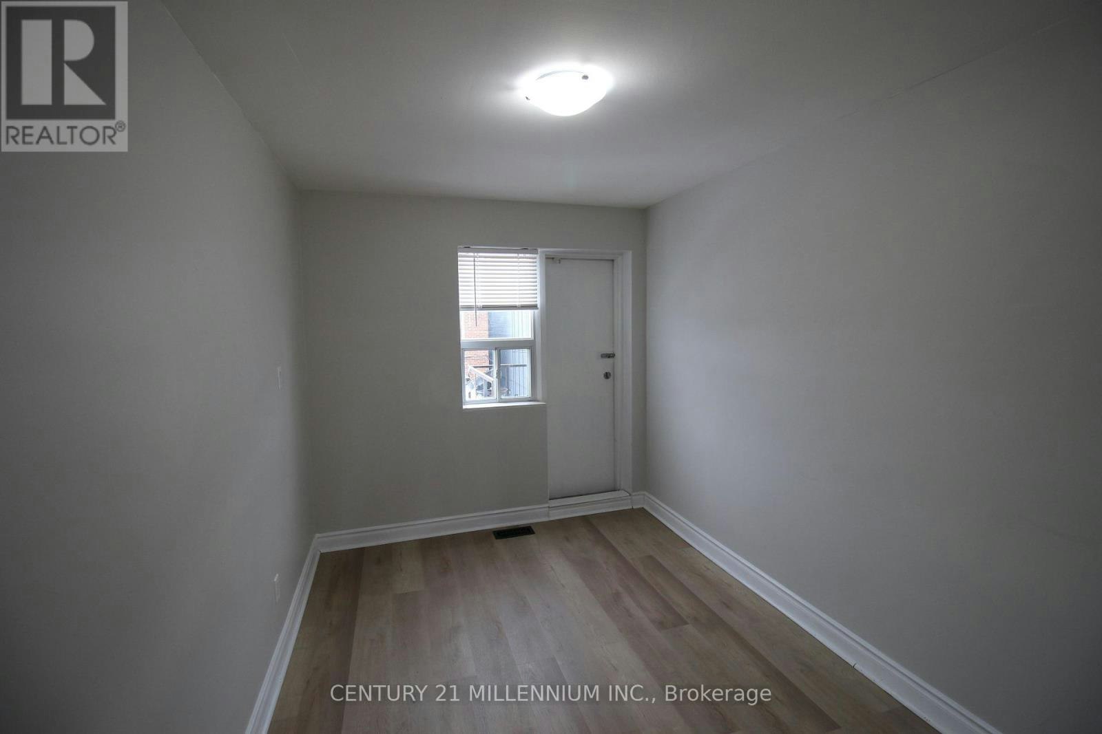 UPPER-2991 Islington Avenue, Toronto, ON, M9L 2K9 - 31