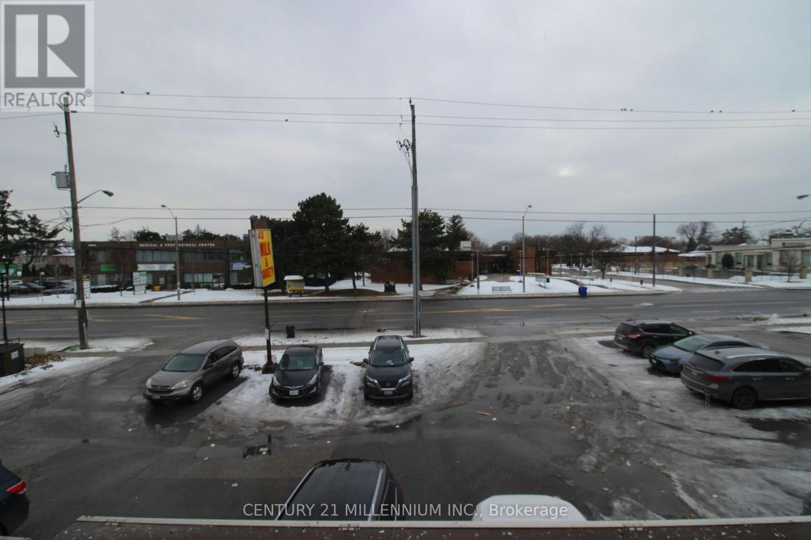 UPPER-2991 Islington Avenue, Toronto, ON, M9L 2K9 - 8