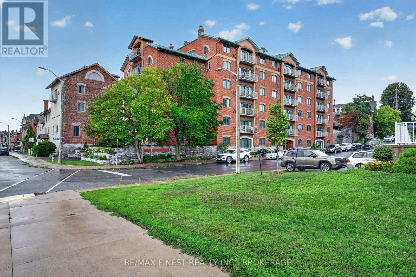 302-2 Bay Street, Kingston, ON, K7K 6T7