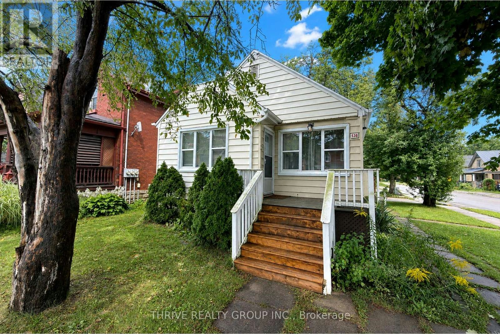 UPPER-538 Quebec Street, London, ON, N5W 3Z1