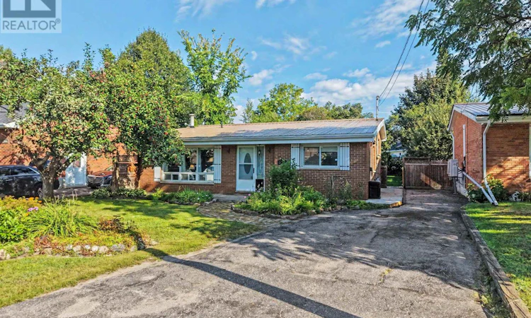 328 Mckenzie Avenue