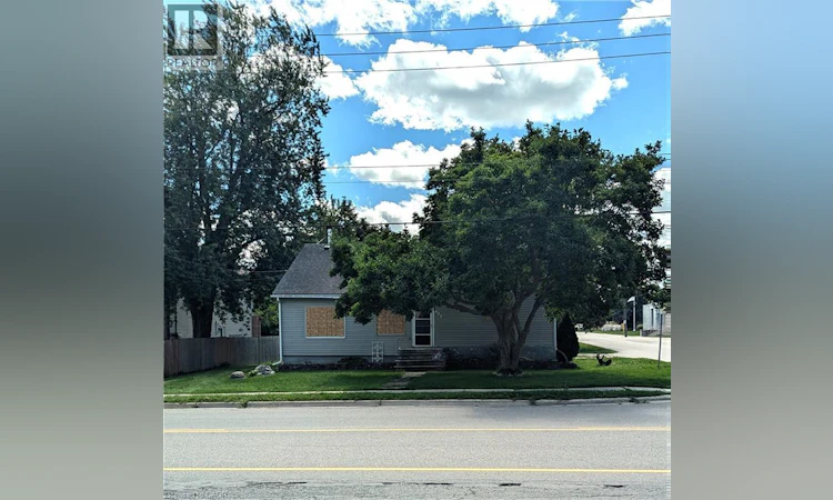608 Main Street E