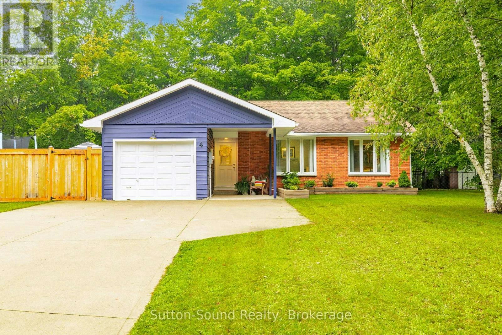 4 Maplewood Drive, South Bruce Peninsula, ON, N0H 2G0