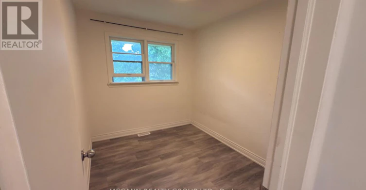 A-562 Mulock Court, Newmarket, ON, L3Y 5H2 - 12