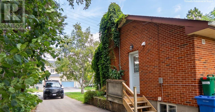 A-562 Mulock Court, Newmarket, ON, L3Y 5H2 - 2