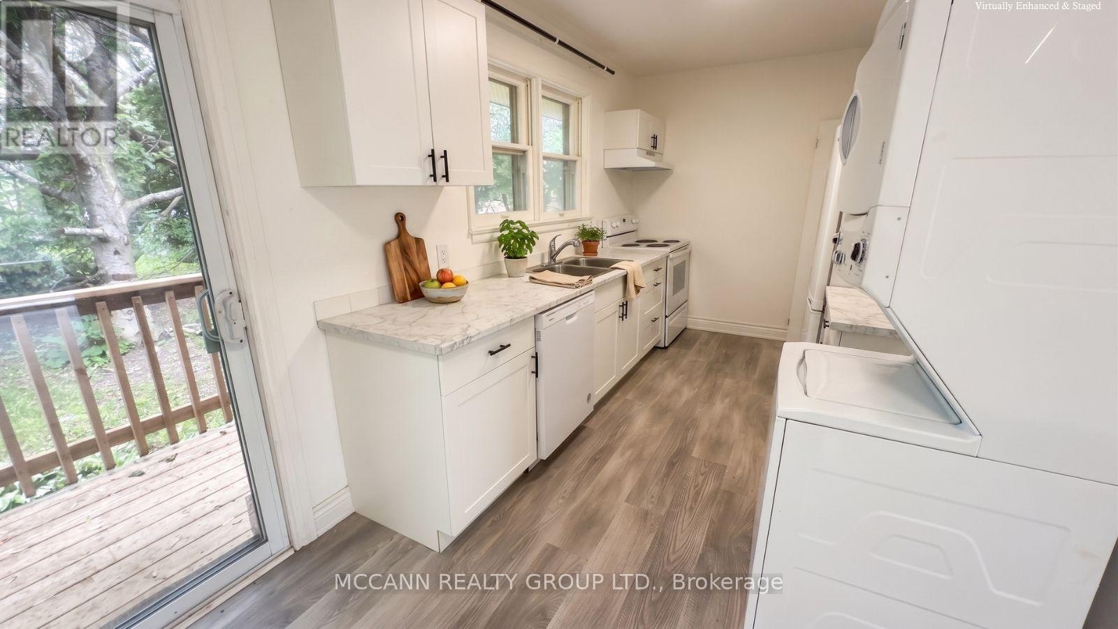 A-562 Mulock Court, Newmarket, ON, L3Y 5H2 - 8