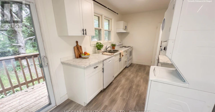 A-562 Mulock Court, Newmarket, ON, L3Y 5H2 - 8