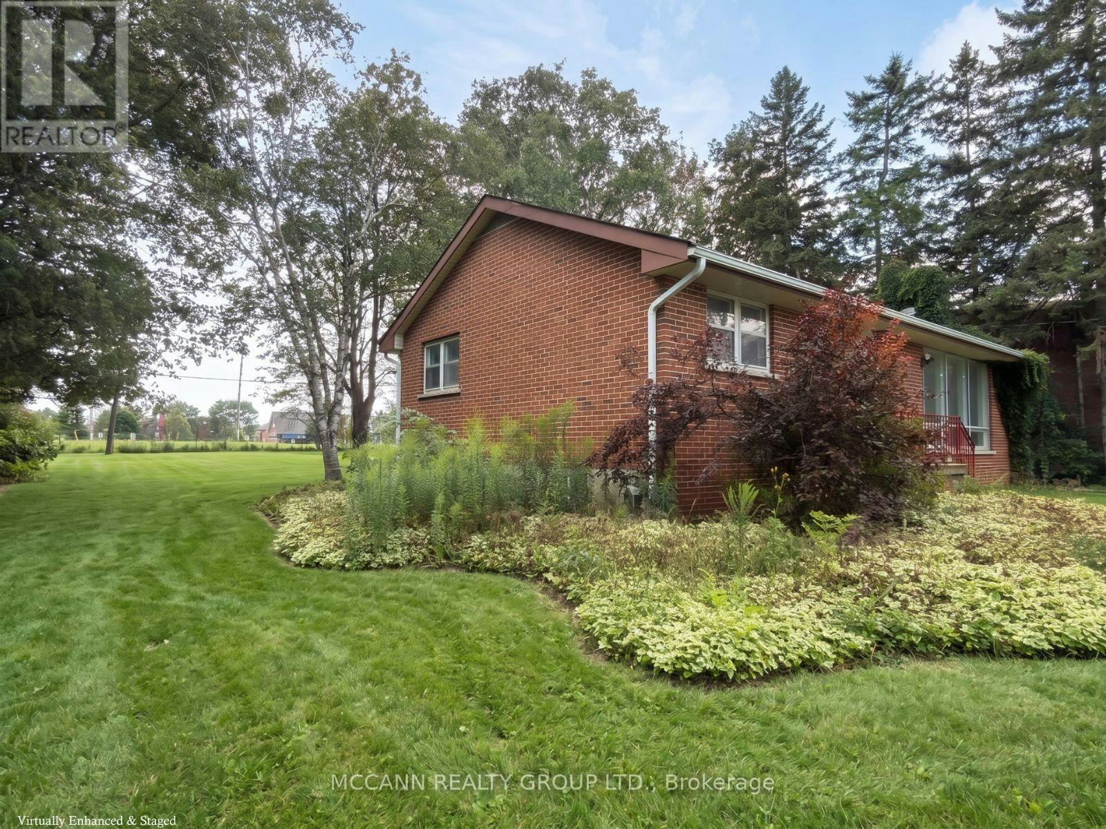 A-562 Mulock Court, Newmarket, ON, L3Y 5H2 - 4