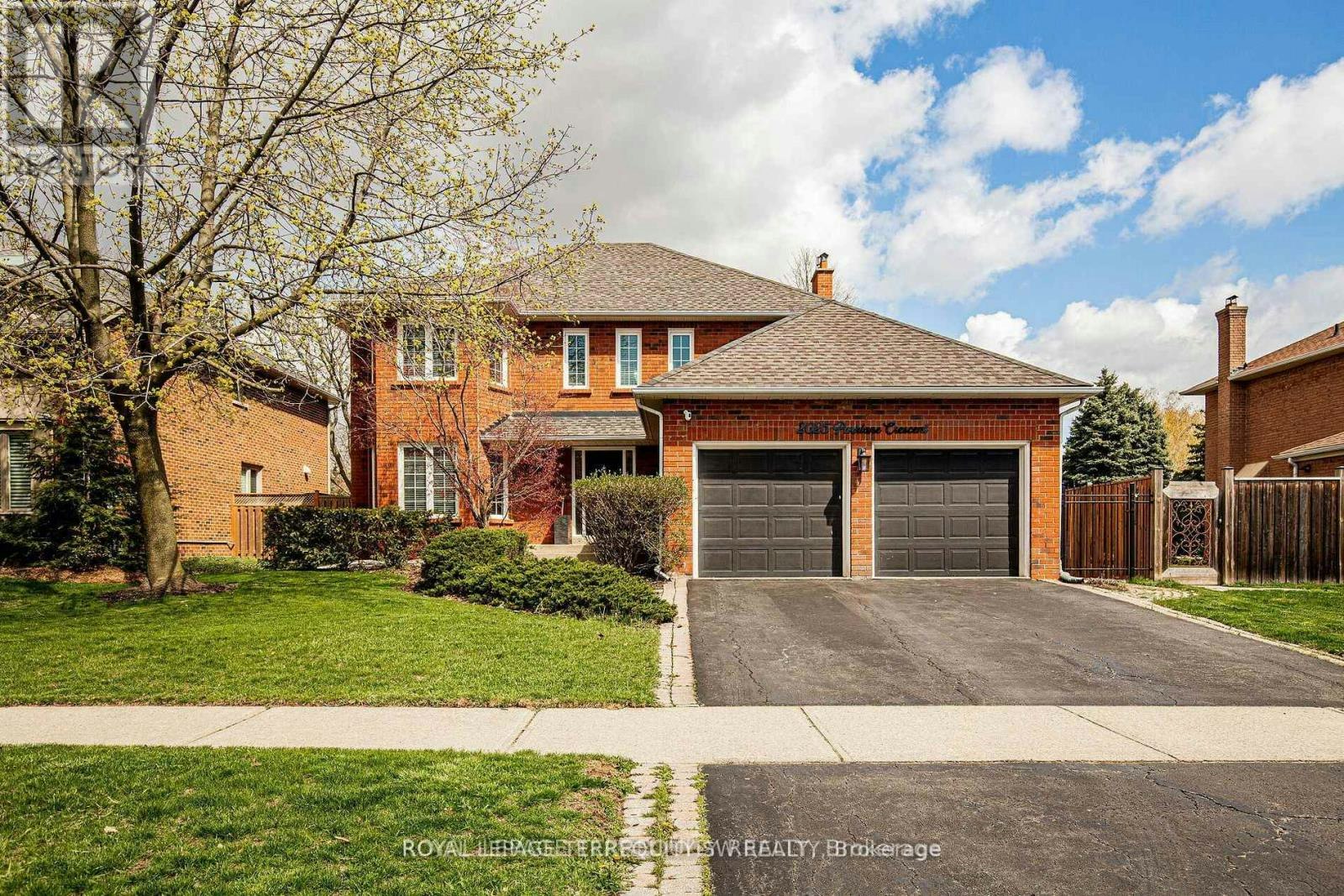 2025 Parklane Crescent, Burlington, ON, L7M 3V6