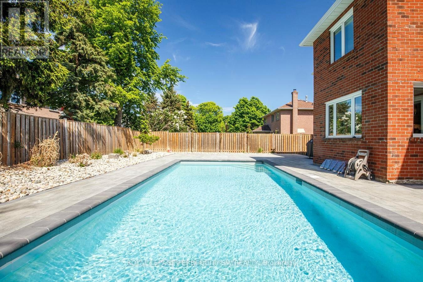 2025 Parklane Crescent, Burlington, ON, L7M 3V6 - 44