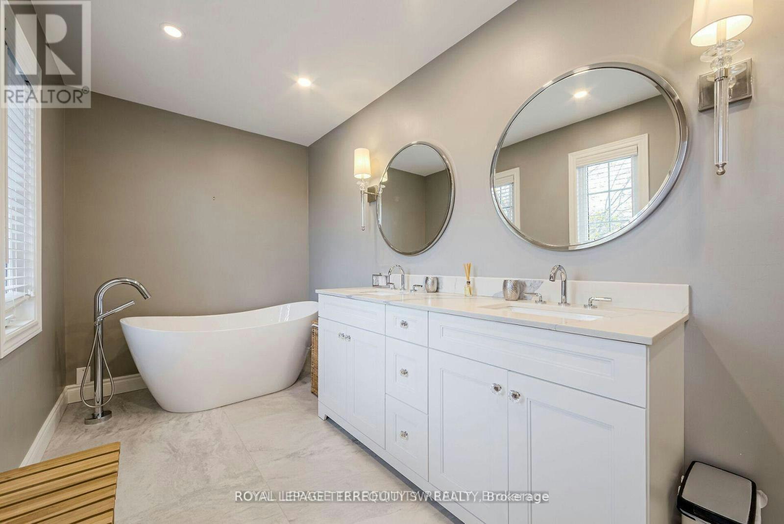 2025 Parklane Crescent, Burlington, ON, L7M 3V6 - 24