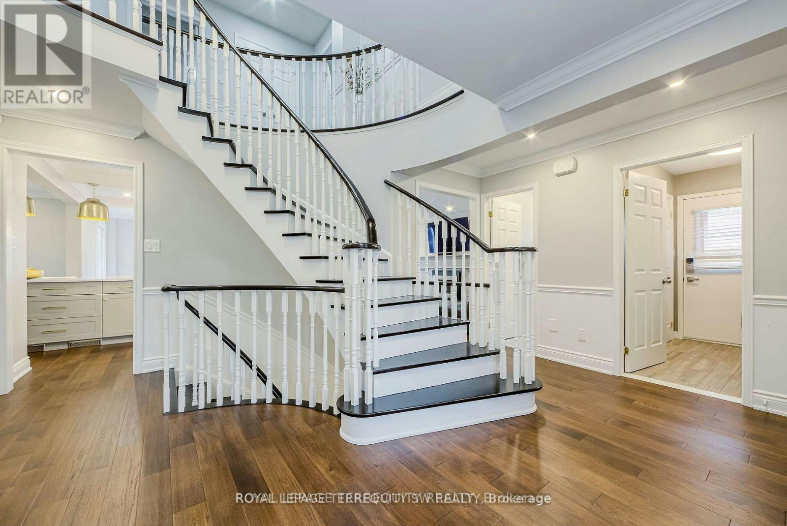 2025 Parklane Crescent, Burlington, ON, L7M 3V6 - 2