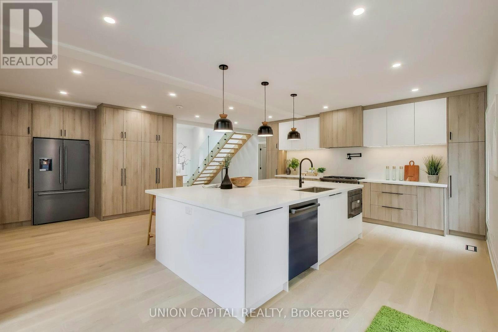 58 Forsyth Avenue N, Hamilton, ON, L8S 4E3 - 2