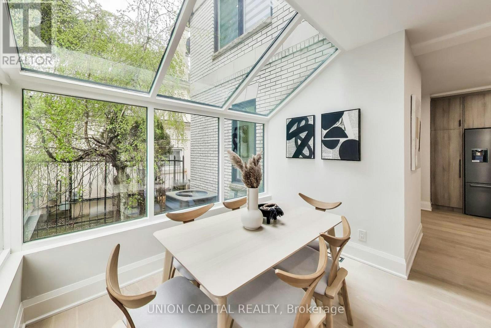 58 Forsyth Avenue N, Hamilton, ON, L8S 4E3 - 4