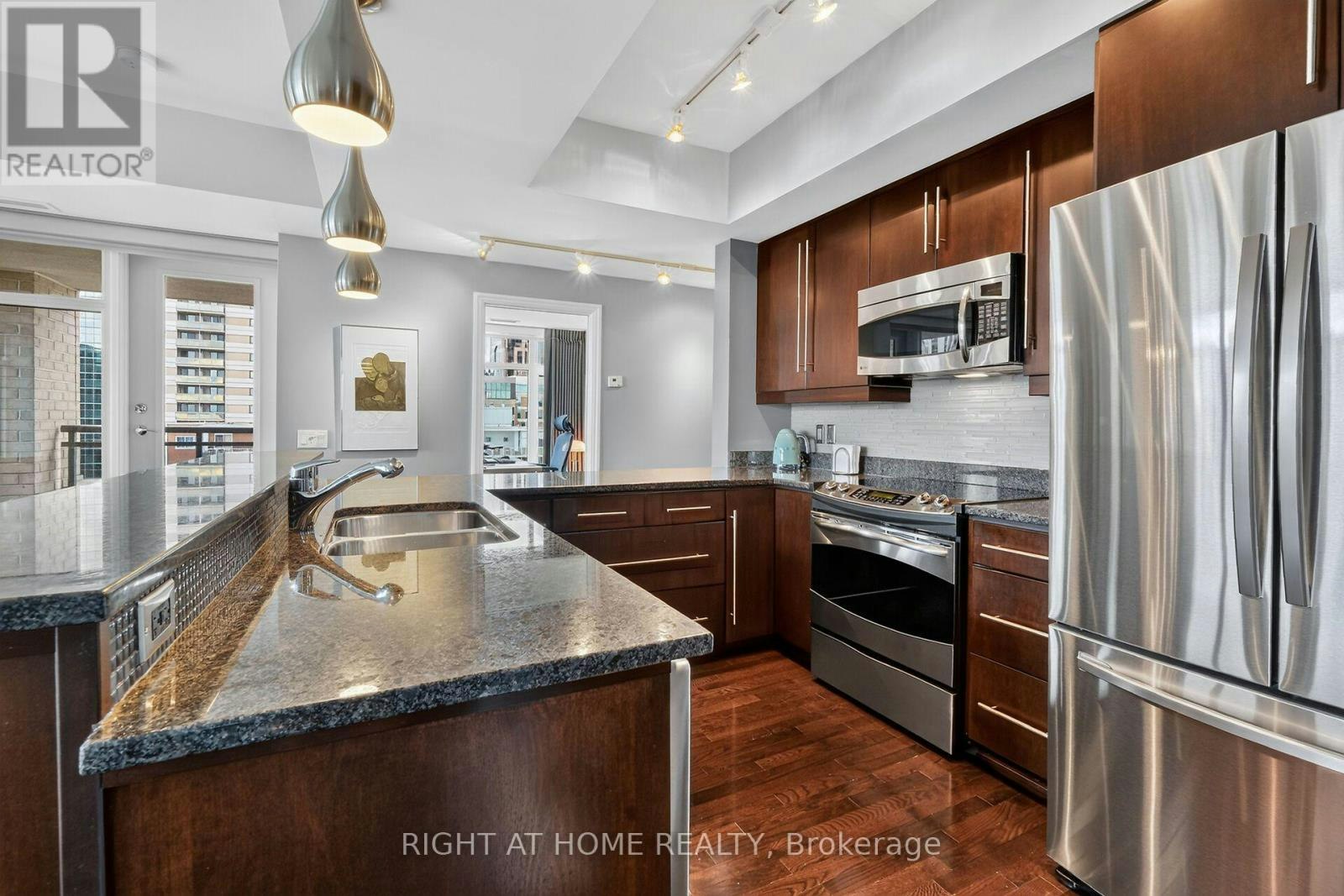 1116-235 Kent Street, Ottawa, ON, K2P 1Z9 - 21