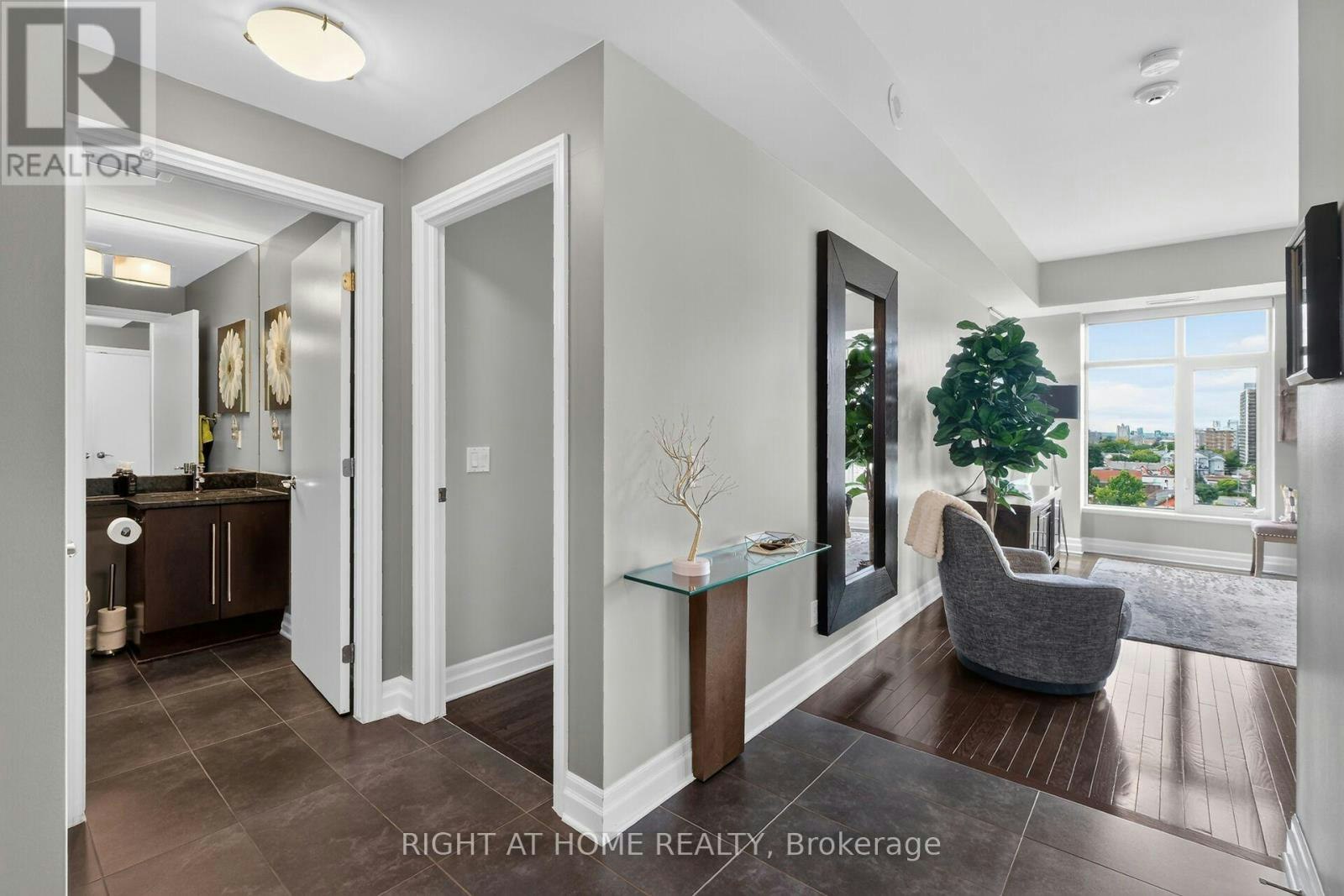 1116-235 Kent Street, Ottawa, ON, K2P 1Z9 - 7