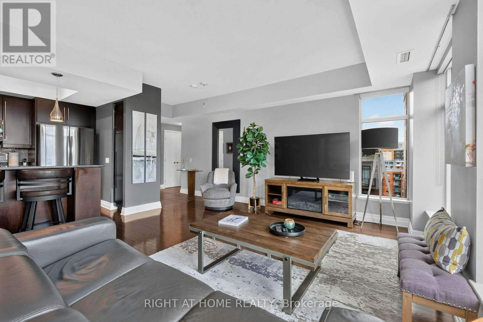 1116-235 Kent Street, Ottawa, ON, K2P 1Z9 - 11