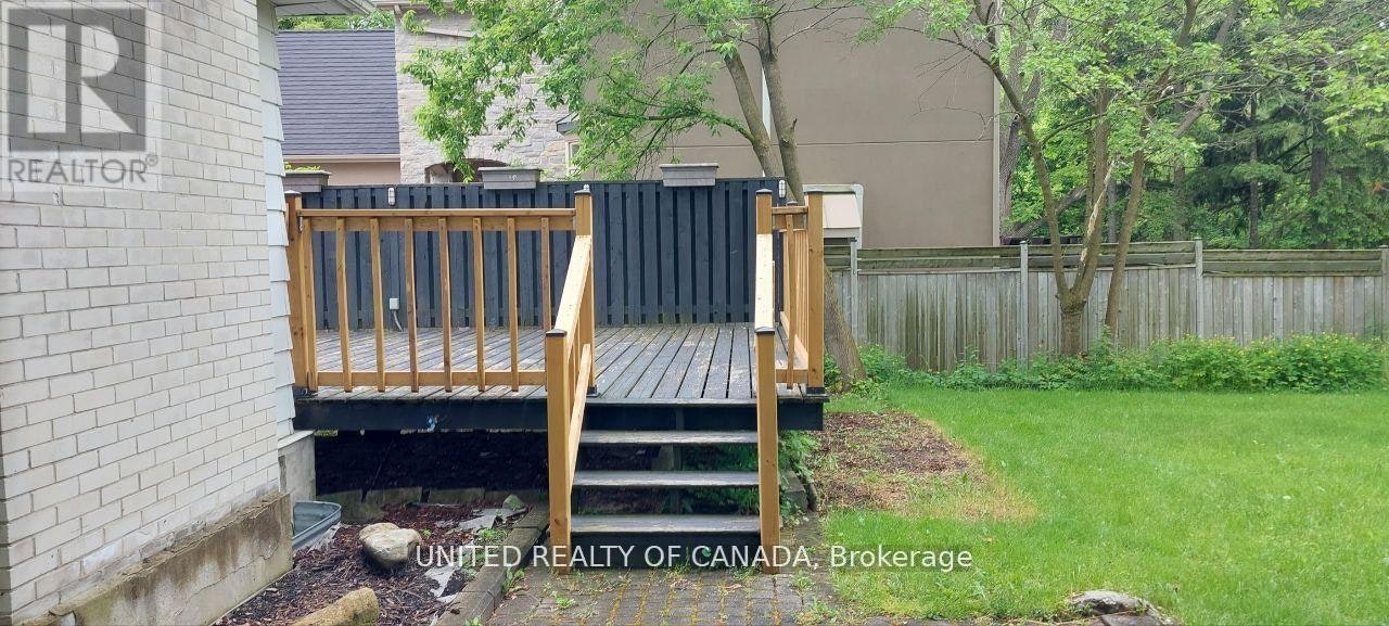 MAIN-126 Weldrick Road W, Richmond Hill, ON, L4C 3V1 - 22