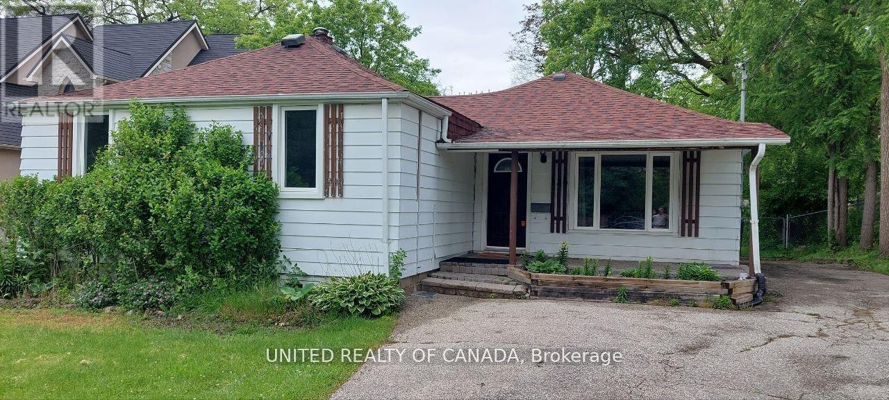 MAIN-126 Weldrick Road W, Richmond Hill, ON, L4C 3V1 - 3