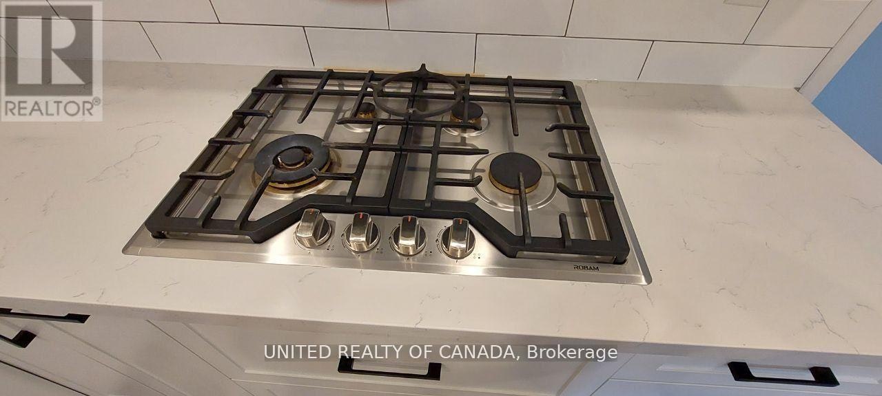 MAIN-126 Weldrick Road W, Richmond Hill, ON, L4C 3V1 - 18