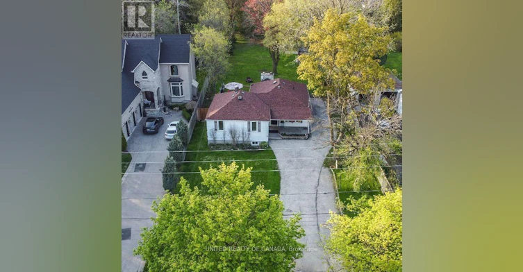 MAIN-126 Weldrick Road W, Richmond Hill, ON, L4C 3V1