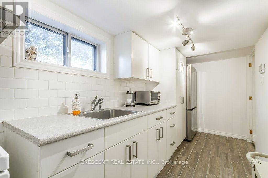 LOWER-603 Saint Clarens Avenue, Toronto, ON, M6H 3W8 - 11