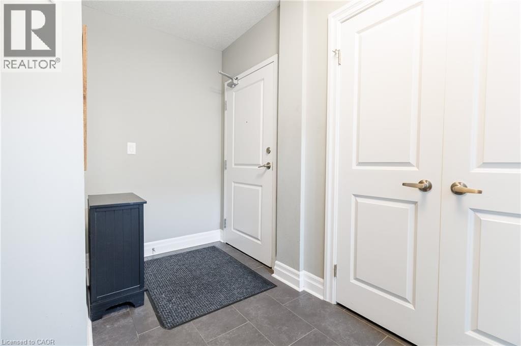 240 Villagewalk Boulevard, London, ON, N6G 0P6 - 2