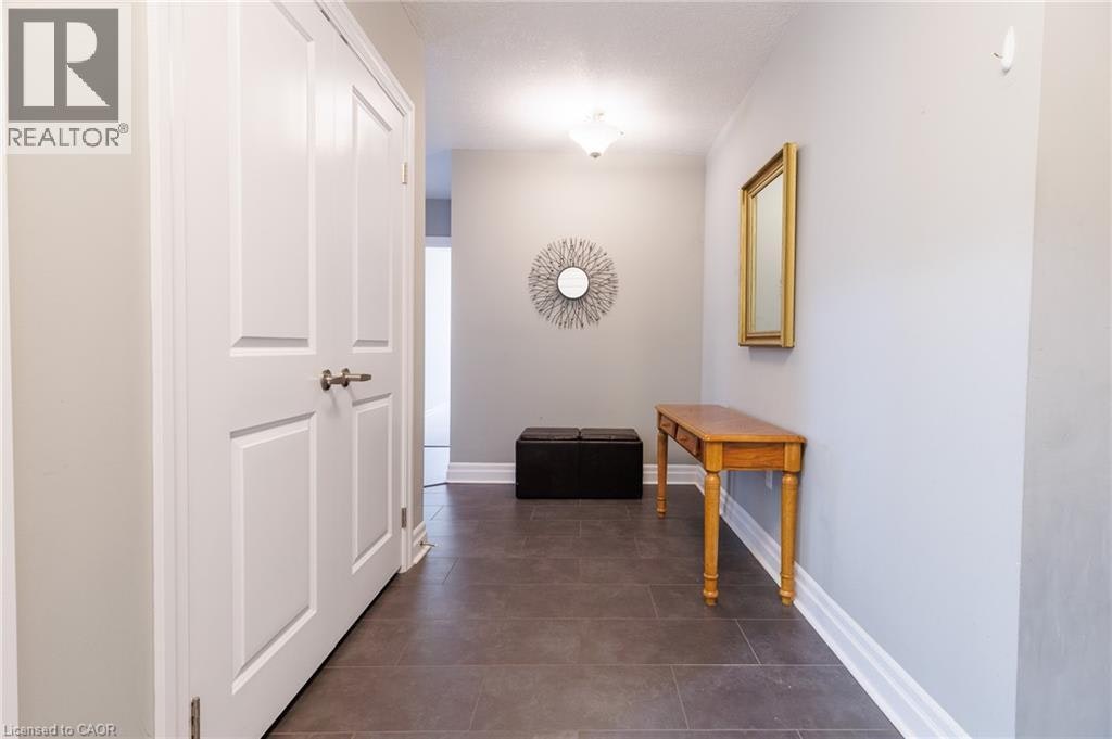 240 Villagewalk Boulevard, London, ON, N6G 0P6 - 5