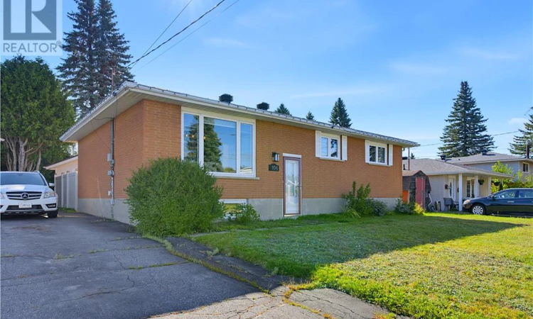 104 Newton Crescent