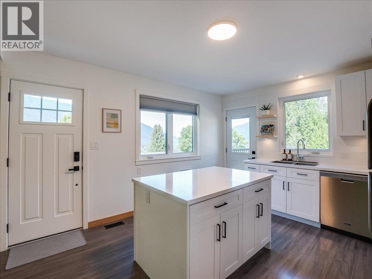603 Delbruck Street, Nelson, BC, V1L 5L8 - 10