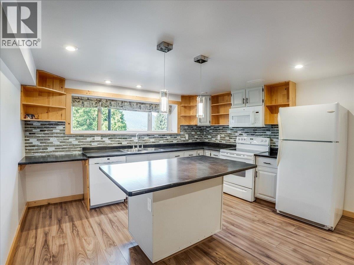 603 Delbruck Street, Nelson, BC, V1L 5L8 - 31