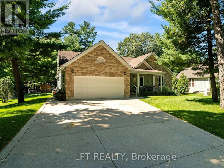 10011 Jenna Road, Lambton Shores, ON, N0M 1T0 - 2