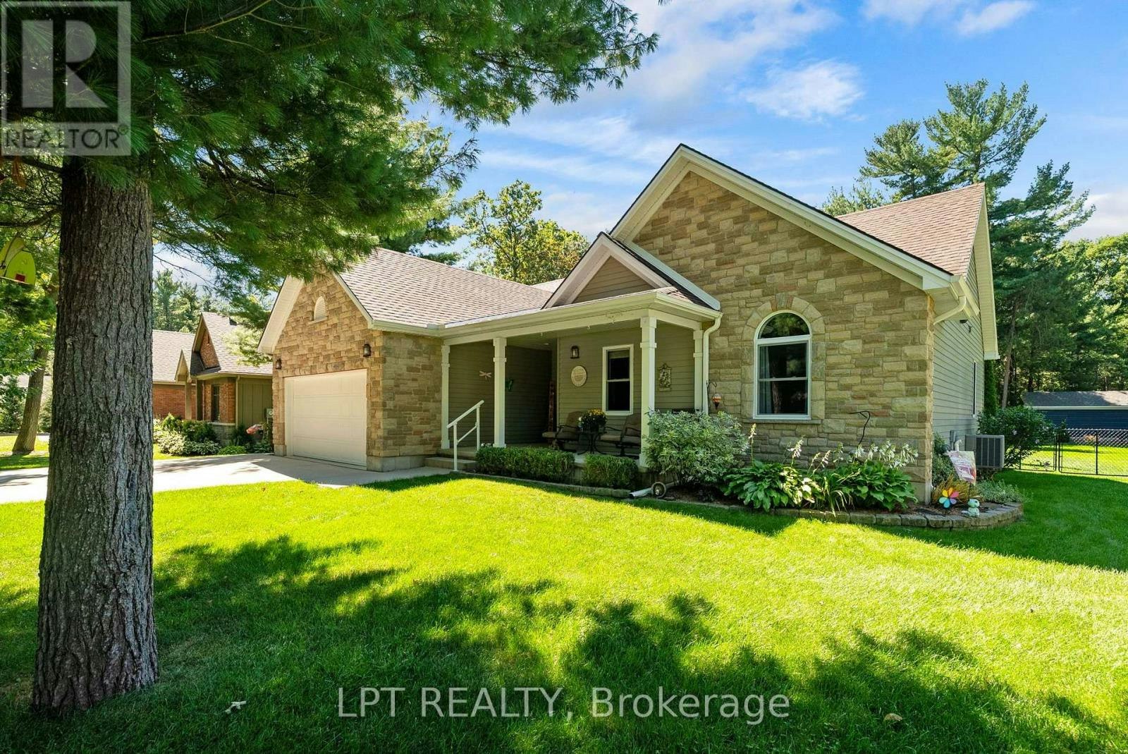 10011 Jenna Road, Lambton Shores, ON, N0M 1T0