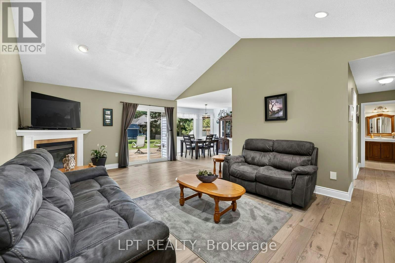 10011 Jenna Road, Lambton Shores, ON, N0M 1T0 - 8