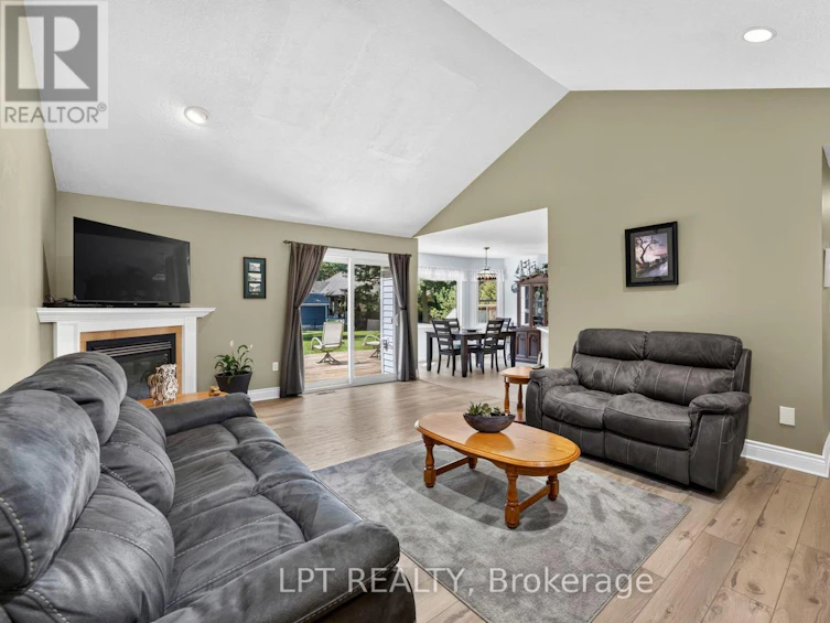 10011 Jenna Road, Lambton Shores, ON, N0M 1T0 - 8