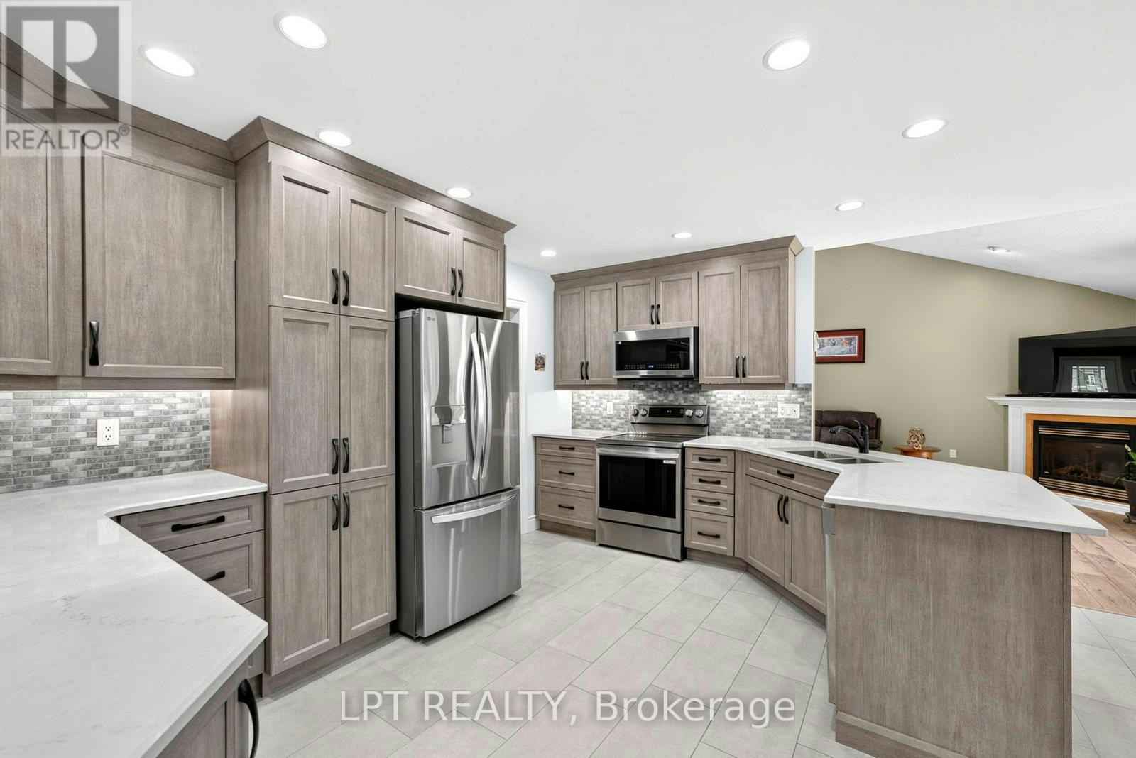 10011 Jenna Road, Lambton Shores, ON, N0M 1T0 - 15
