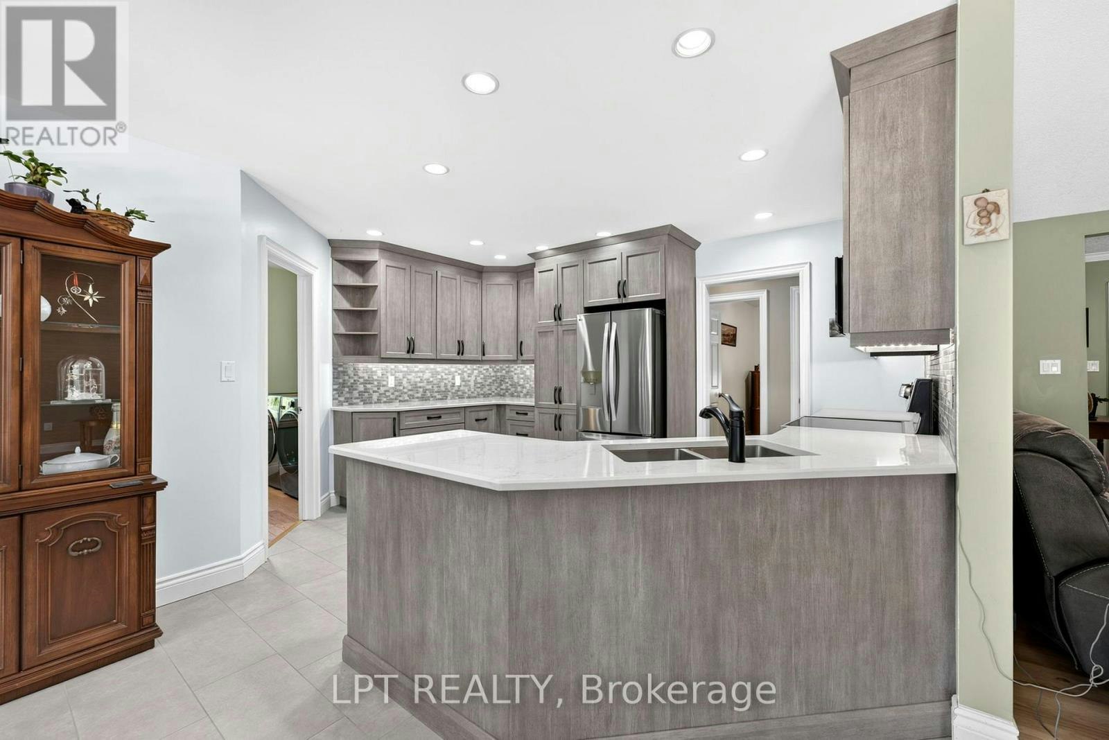10011 Jenna Road, Lambton Shores, ON, N0M 1T0 - 12