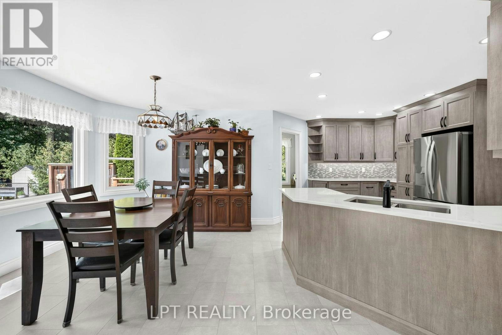 10011 Jenna Road, Lambton Shores, ON, N0M 1T0 - 10