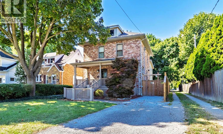 74 Robertson Avenue