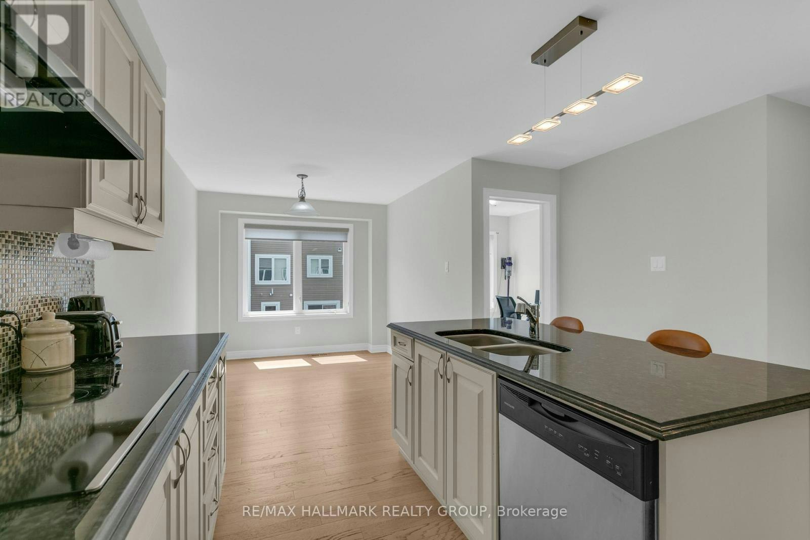 167 Gelderland Private, Ottawa, ON, K2V 0H8 - 12