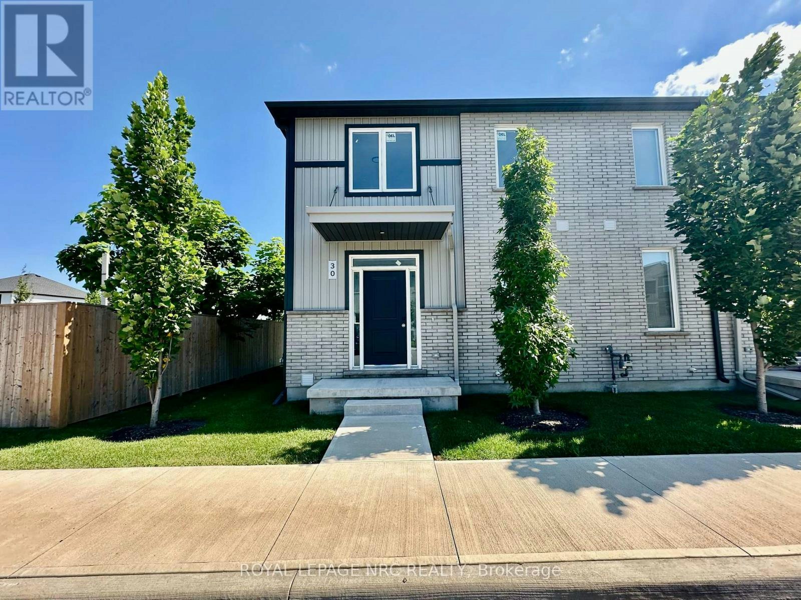 30 121a Moffatt Street, St. Catharines, ON, L2P 0G4