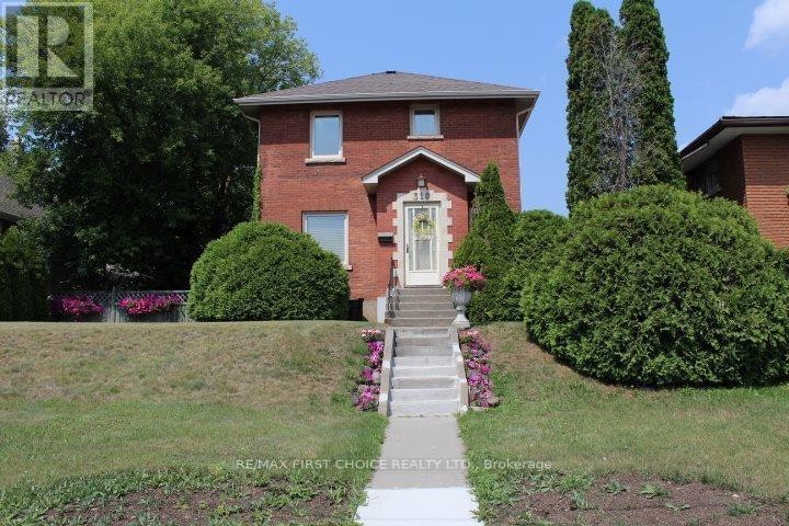 310 Algoma Street N, Thunder Bay, ON, P7A 5A9